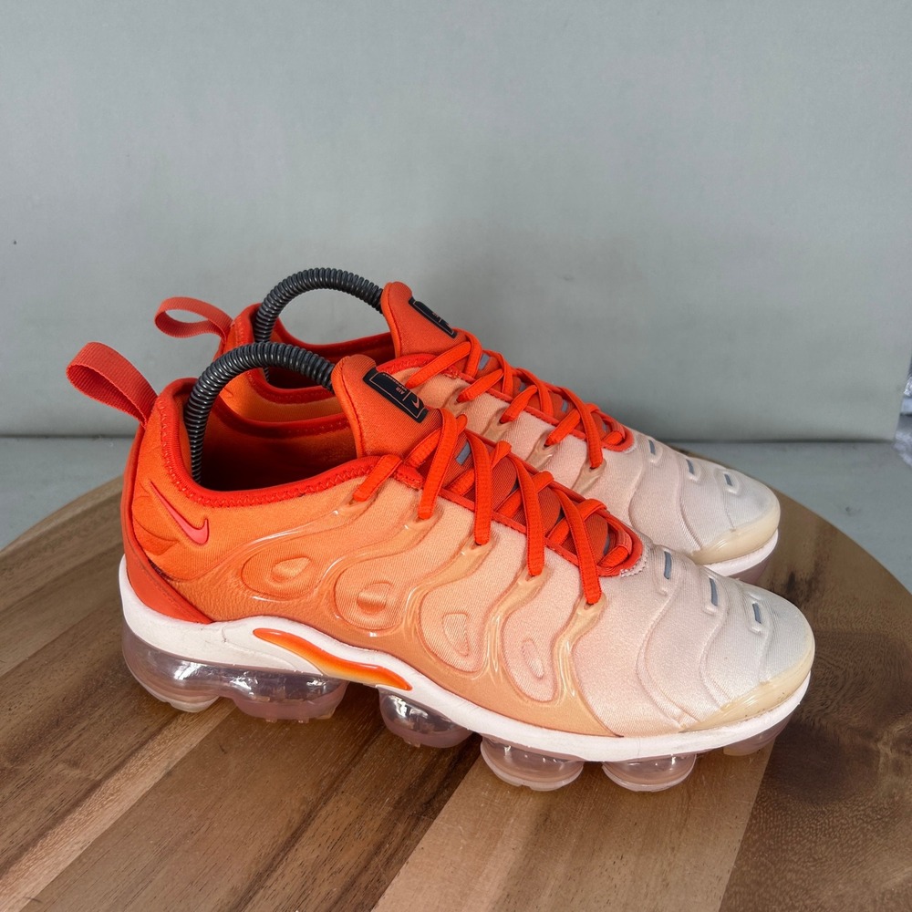 Nike Air Vapormax Plus Womens Orange Fade DQ8588-800 Size 8